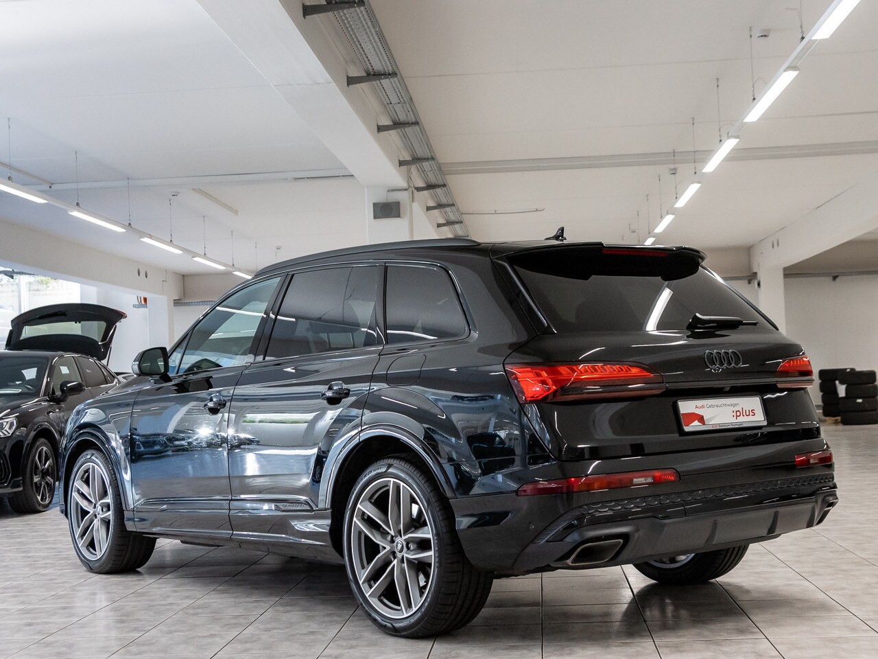 Image about Audi Q7 SUV TFSI e S line 55 TFSI e quattro tiptronic