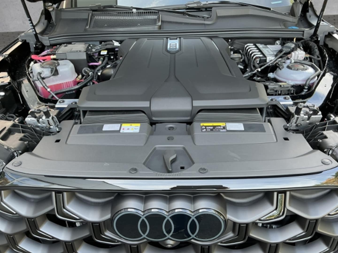 Bild über Audi Q7 SUV TDI quattro 220 kW tiptronic - für weitere Informationen kontaktieren Sie den Audi Partner