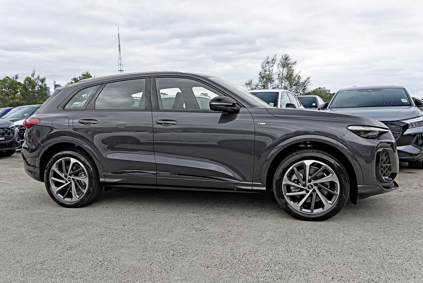Image about Audi Q5 SUV TDI quattro 150 kW sport