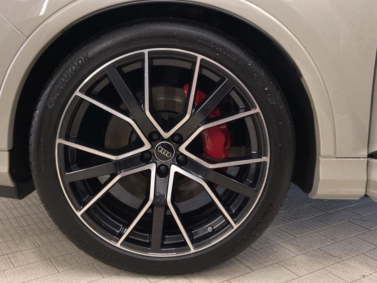 Bild über Audi Q7 competition plus 50 TDI quattro tiptronic - für weitere Informationen kontaktieren Sie den Audi Partner