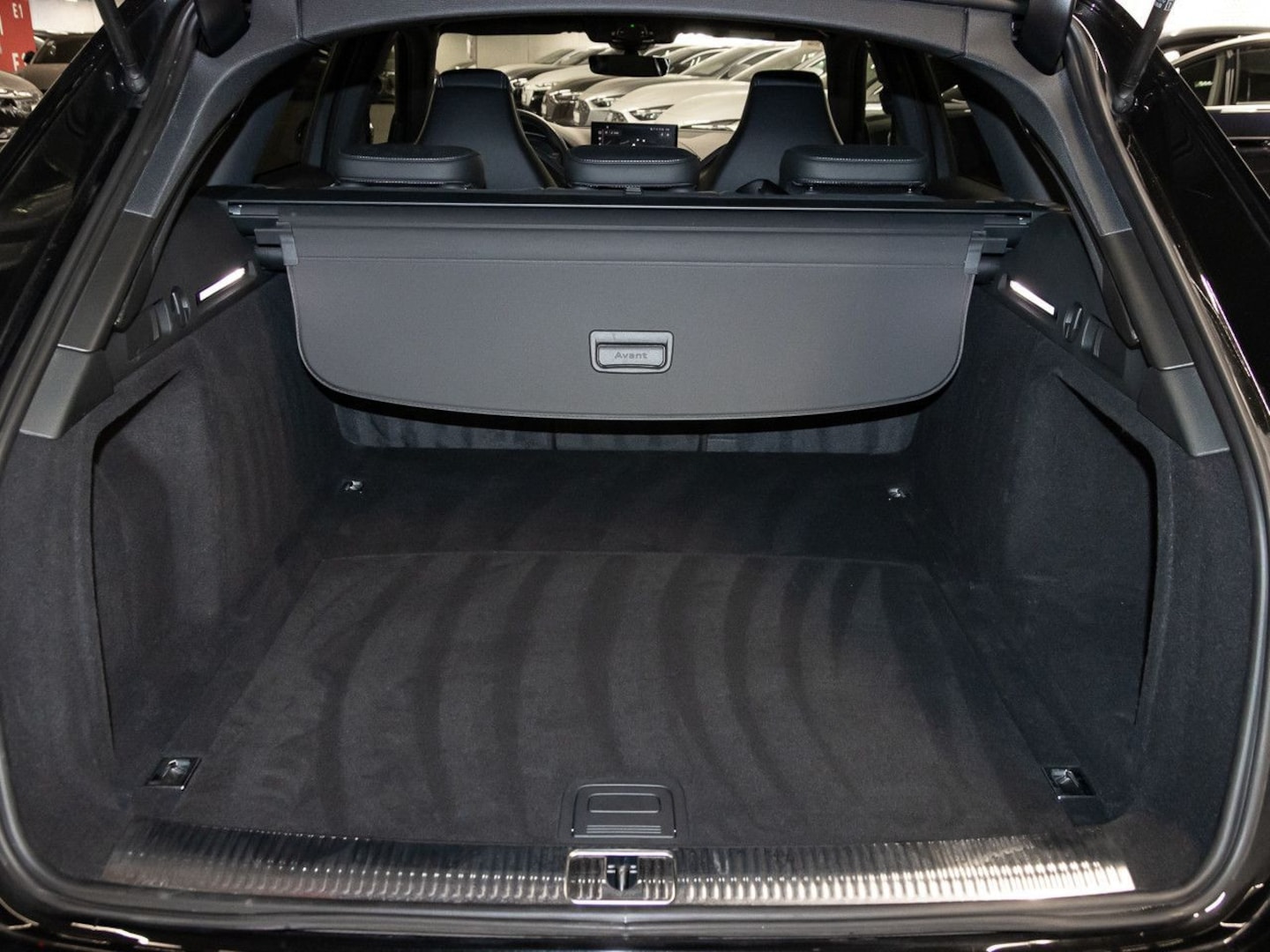 Bild über Audi RS 4 Avant TFSI quattro tiptronic - für weitere Informationen kontaktieren Sie den Audi Partner