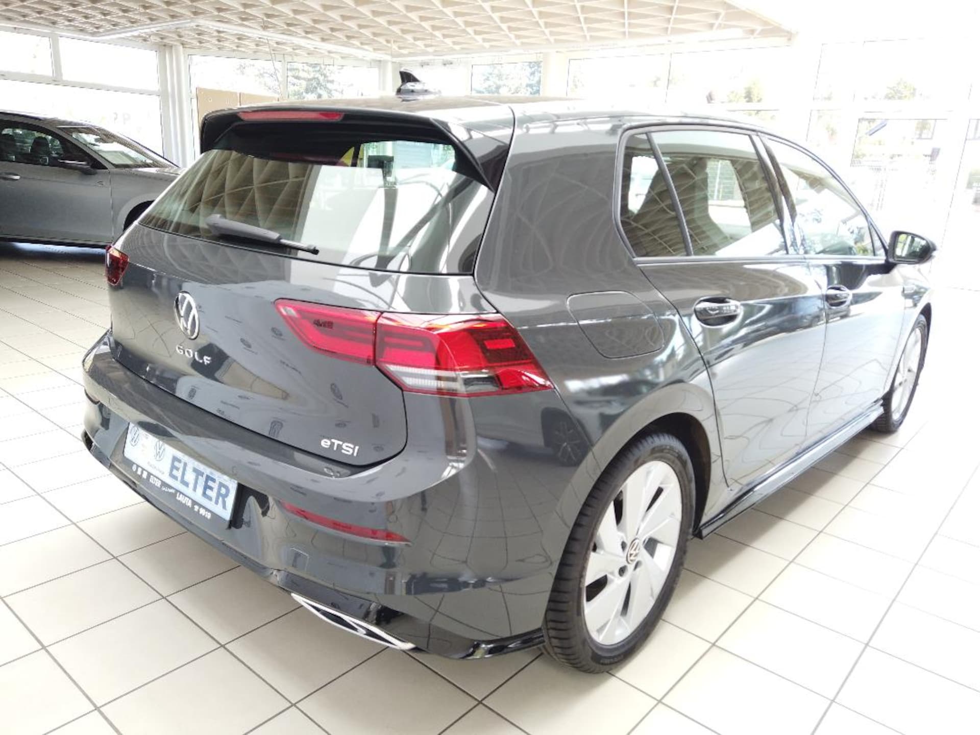 Volkswagen Golf R-Line