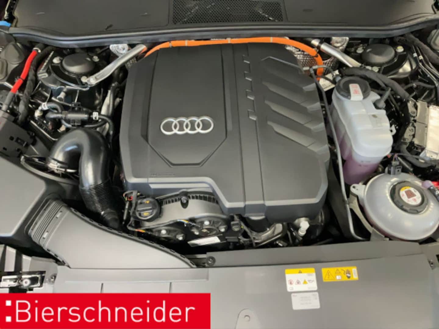 Bild über Audi A6 Avant TFSI e S line 55 TFSI e quattro S tronic - für weitere Informationen kontaktieren Sie den Audi Partner