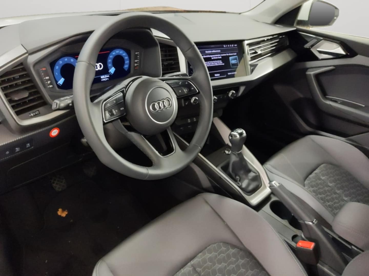 Bild über Audi A1 allstreet 30 TFSI Schaltgetriebe - für weitere Informationen kontaktieren Sie den Audi Partner