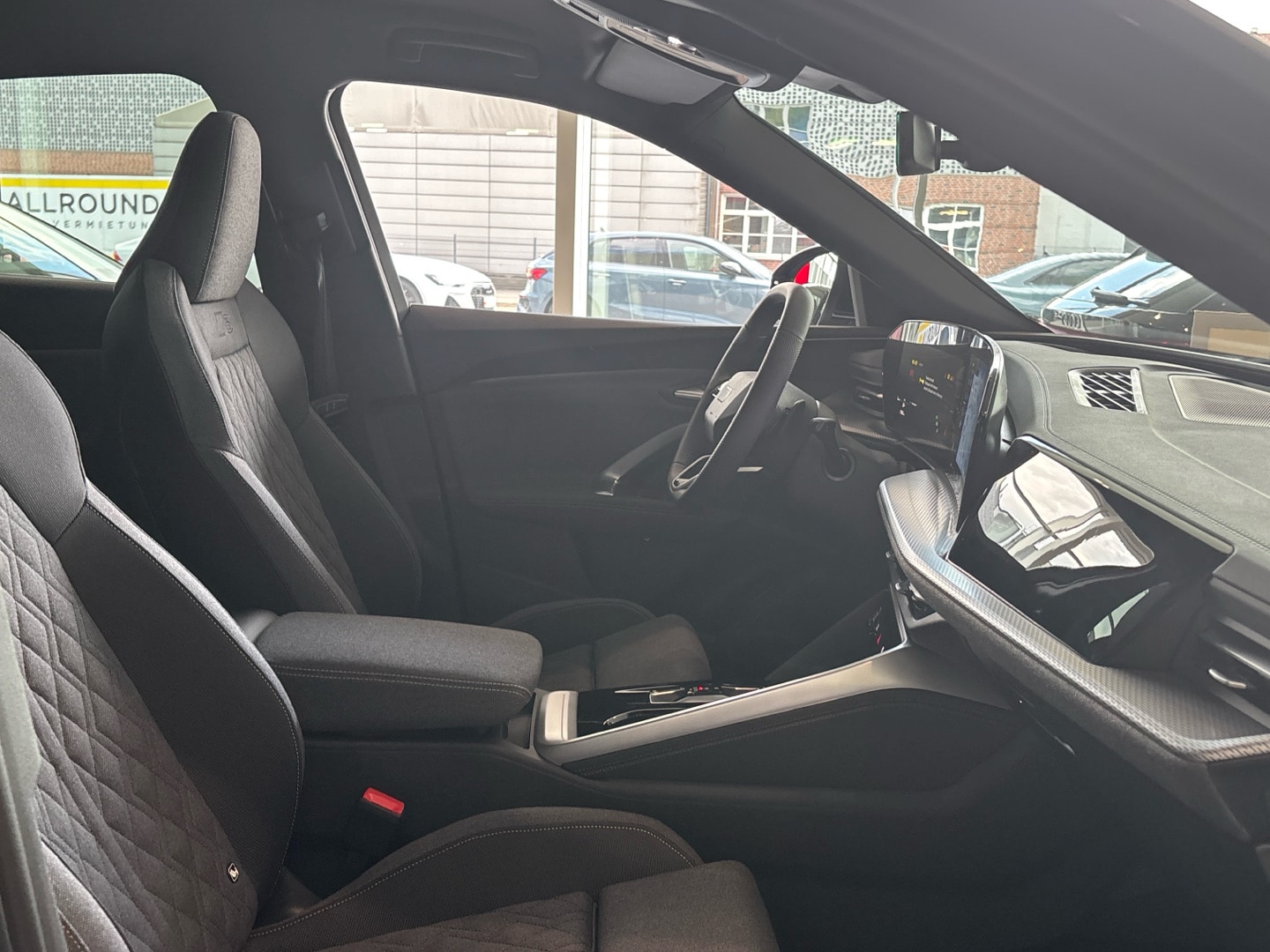 Bild über Audi Q5 Sportback TDI quattro 150 kW S tronic - für weitere Informationen kontaktieren Sie den Audi Partner