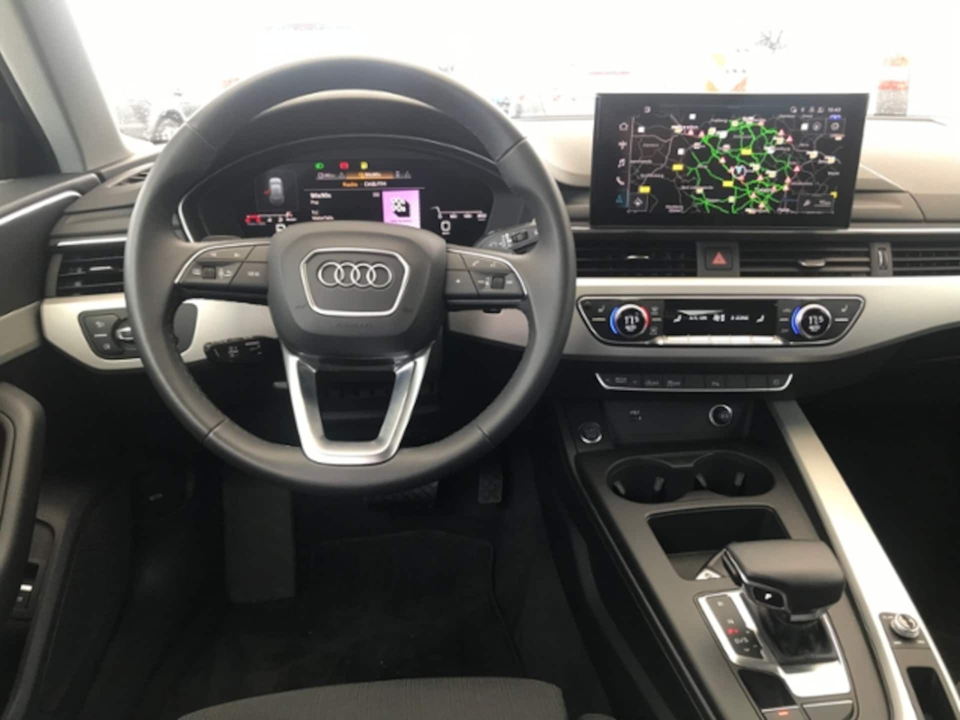 Audi A4 Avant S line