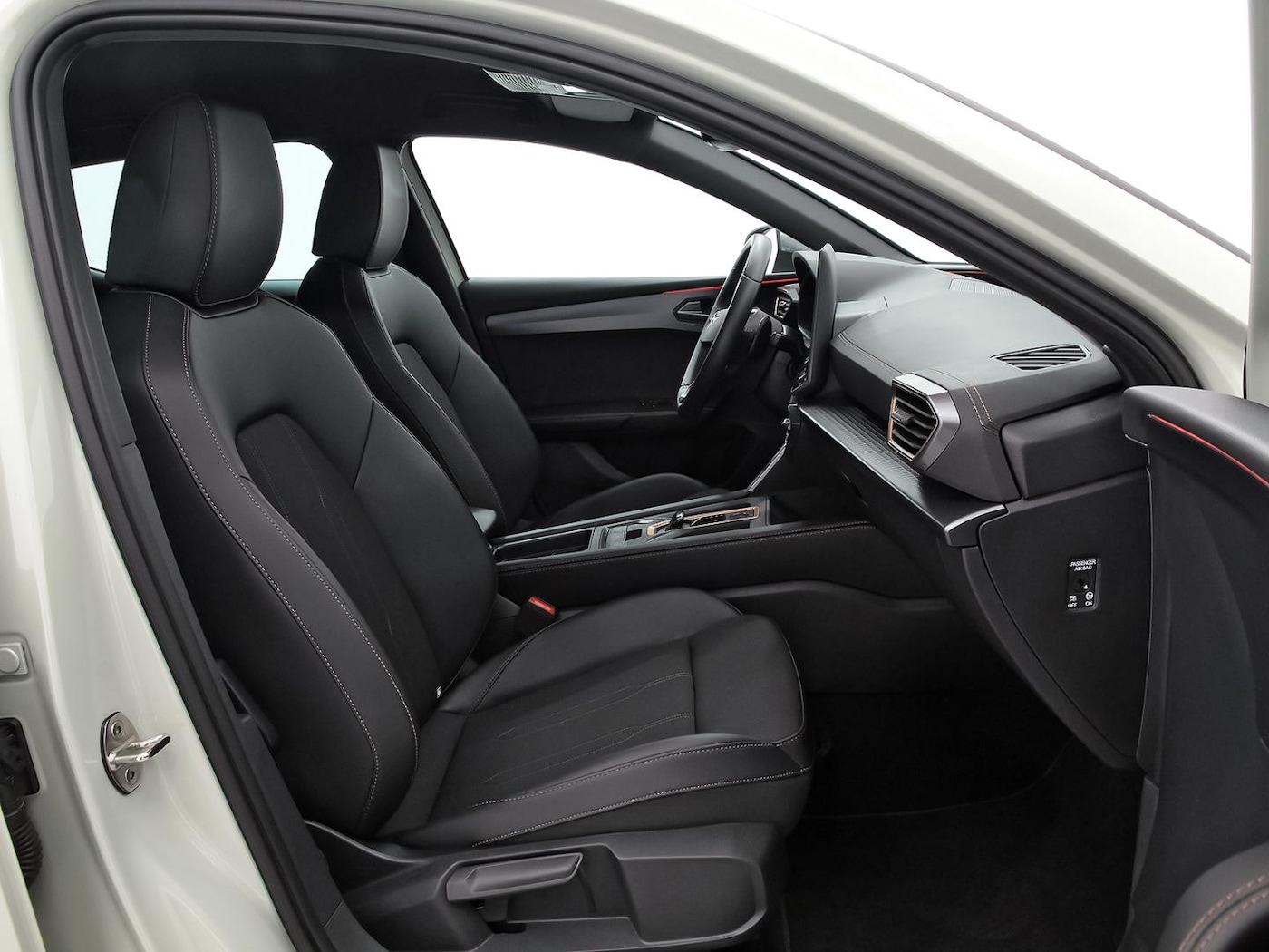 CUPRA Leon León 1.5 eTSI DSG 110 kW (150 CV) — photo 6
