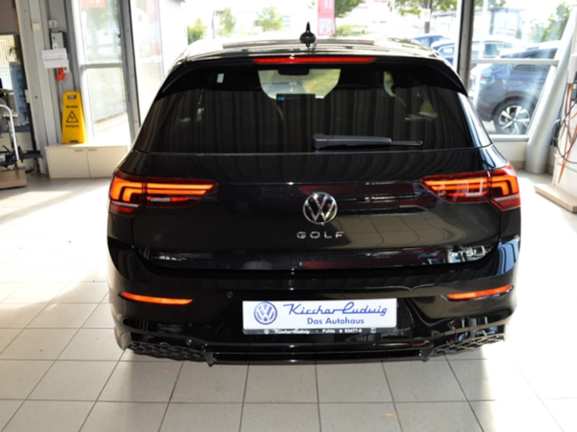 Volkswagen Golf R-Line