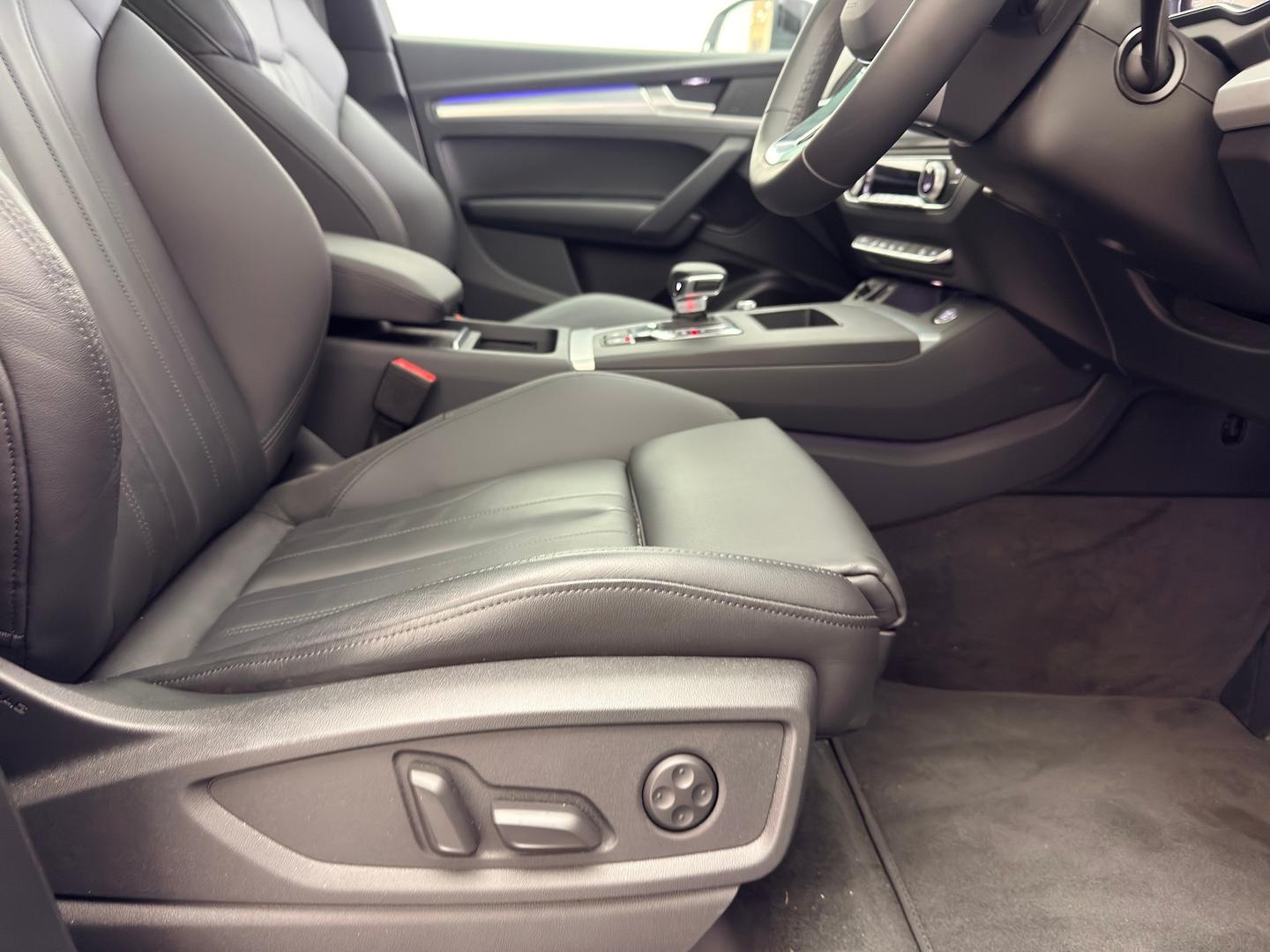 Image about Audi Q5 TFSI e S line 55 TFSI e quattro S tronic