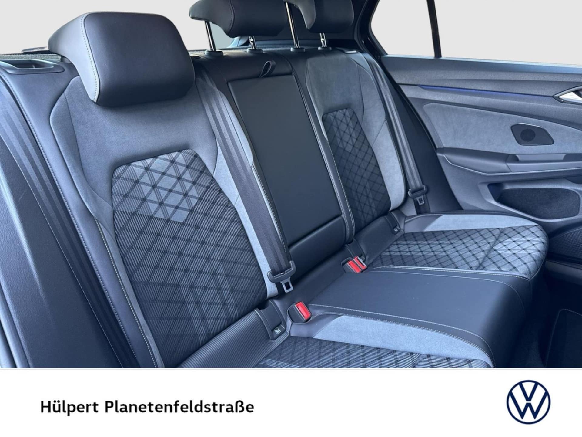 Volkswagen Golf R-Line
