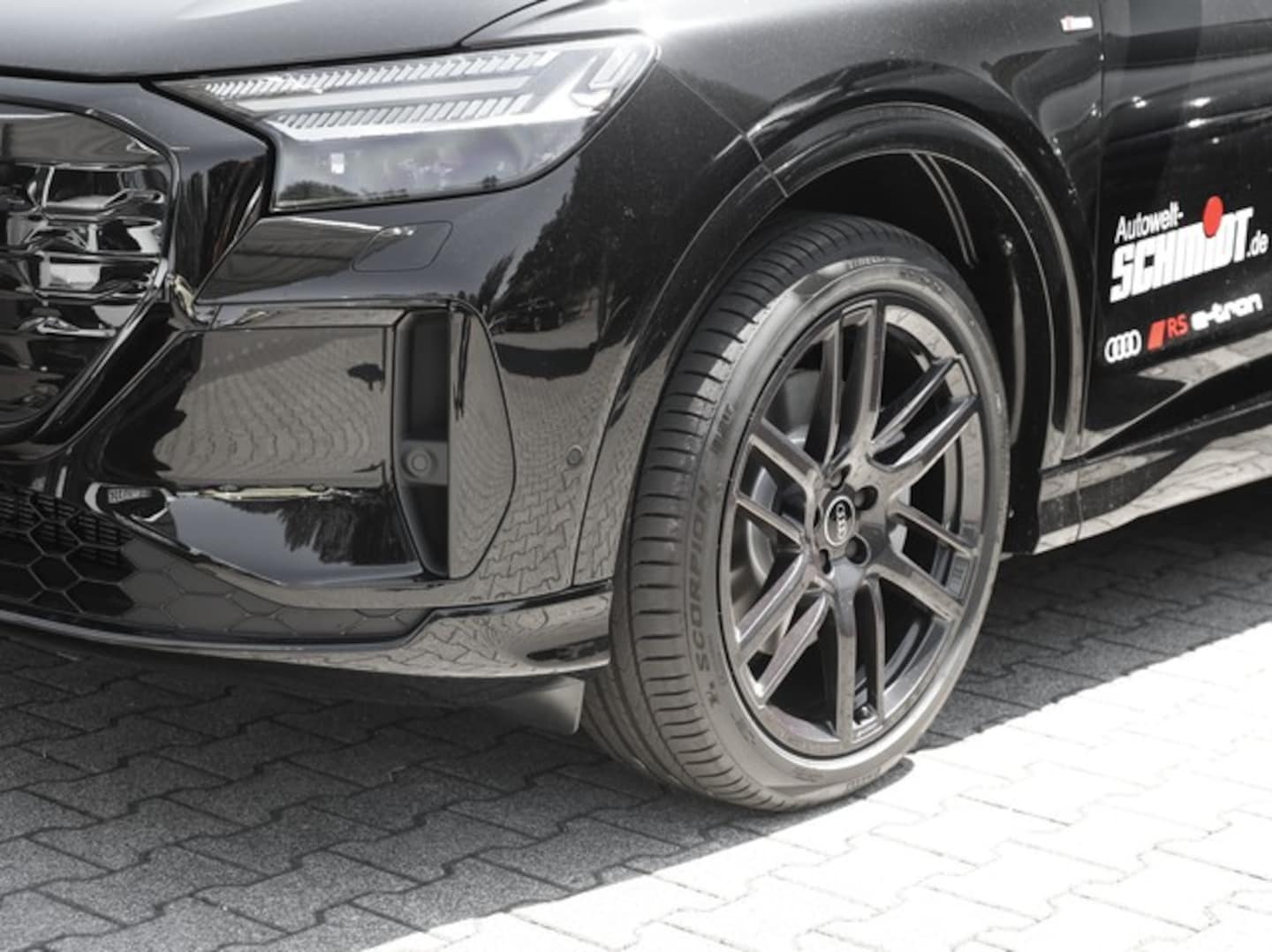 Bild über Audi Q4 Sportback e-tron e-tron quattro 220 kW - für weitere Informationen kontaktieren Sie den Audi Partner