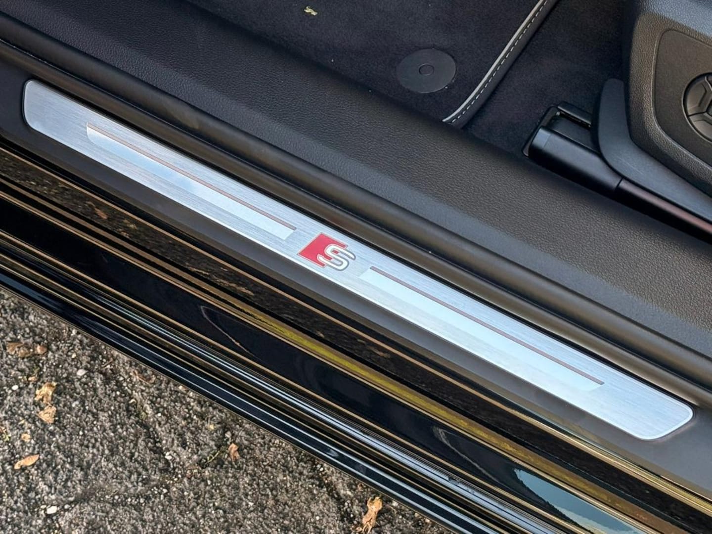 Bild über Audi S6 Avant TDI quattro tiptronic - für weitere Informationen kontaktieren Sie den Audi Partner