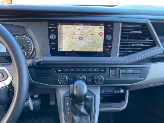 Volkswagen T6.1 Caravelle larger