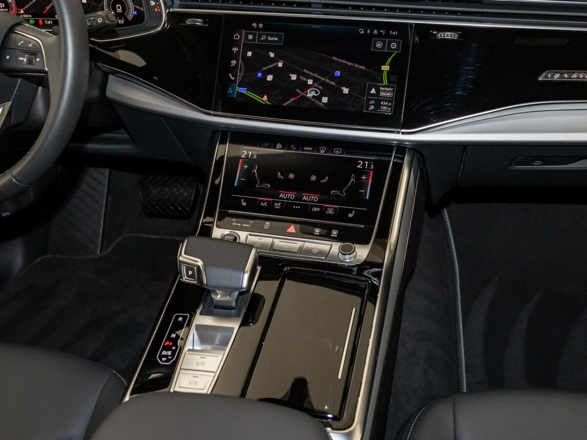 Image about Audi Q7 SUV TFSI e S line 55 TFSI e quattro tiptronic