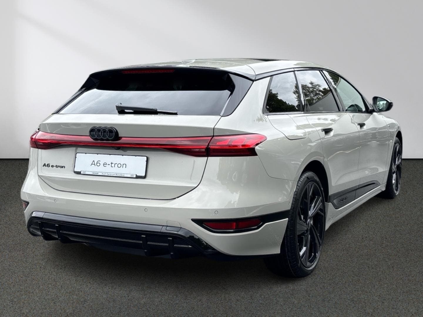 Bild über Audi A6 Avant e-tron S line business e-tron performance 270 kW - für weitere Informationen kontaktieren Sie den Audi Partner