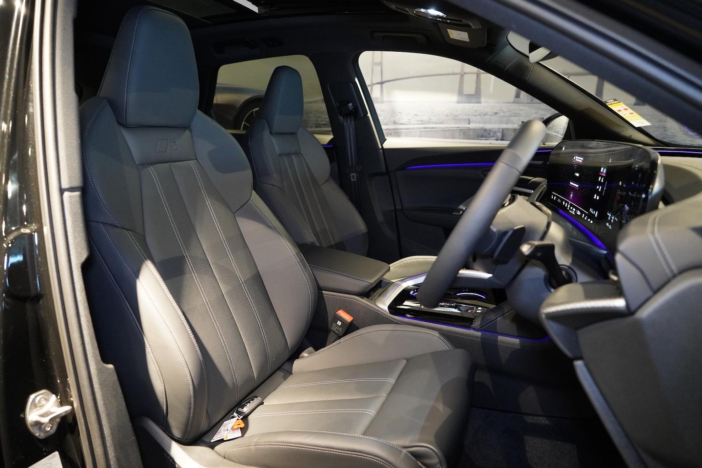 Image about Audi Q5 SUV e-hybrid quattro S tronic