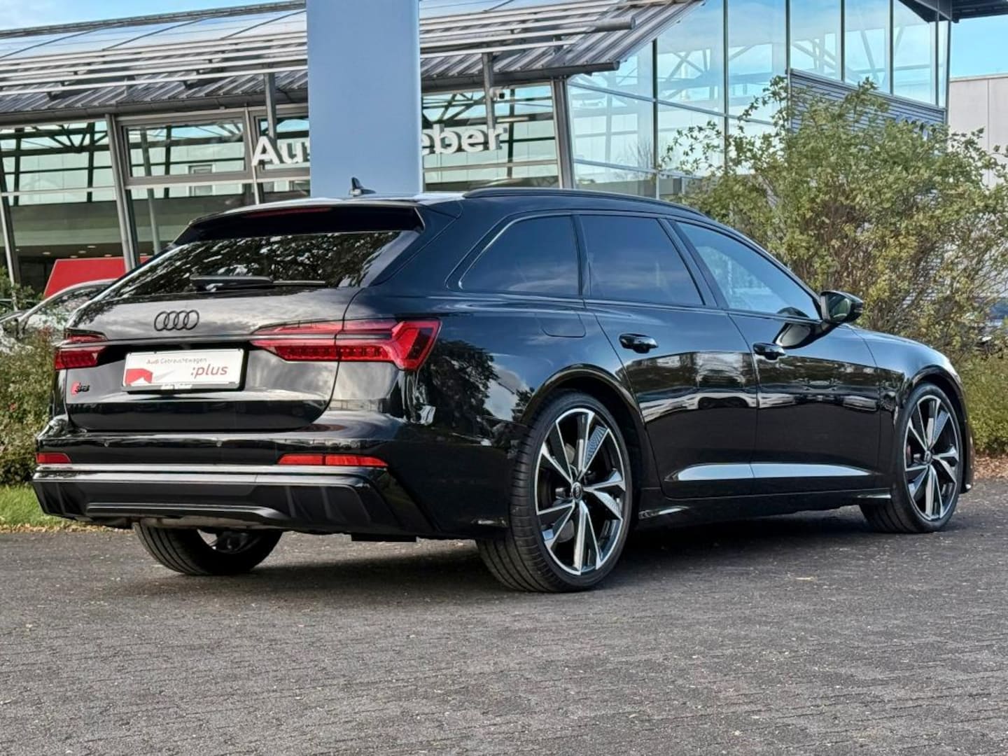 Bild über Audi S6 Avant TDI quattro tiptronic - für weitere Informationen kontaktieren Sie den Audi Partner