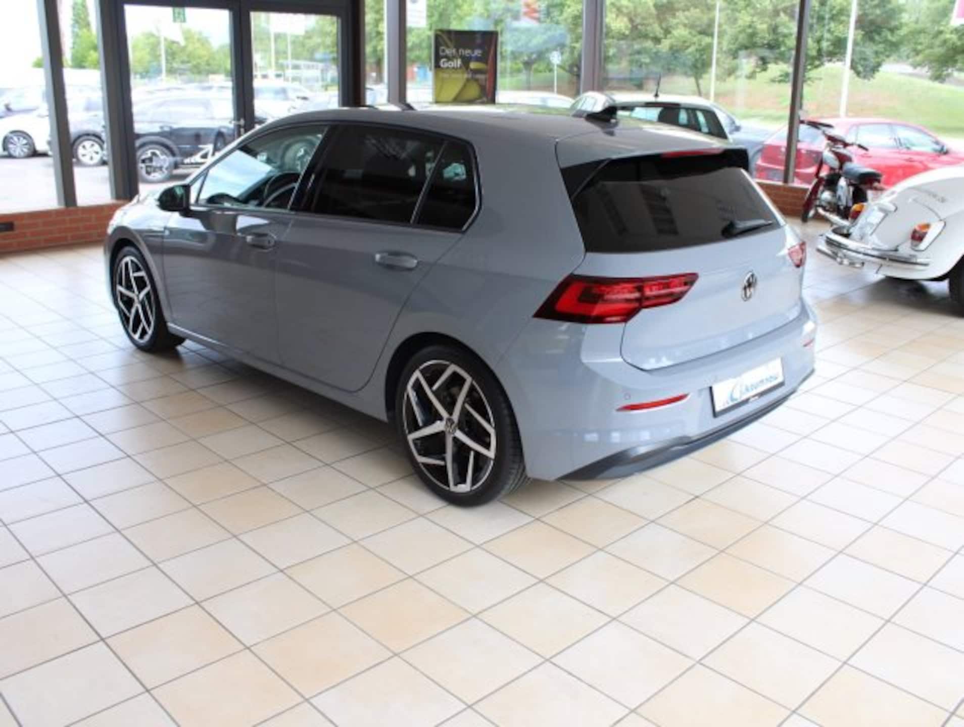 Volkswagen Golf Life