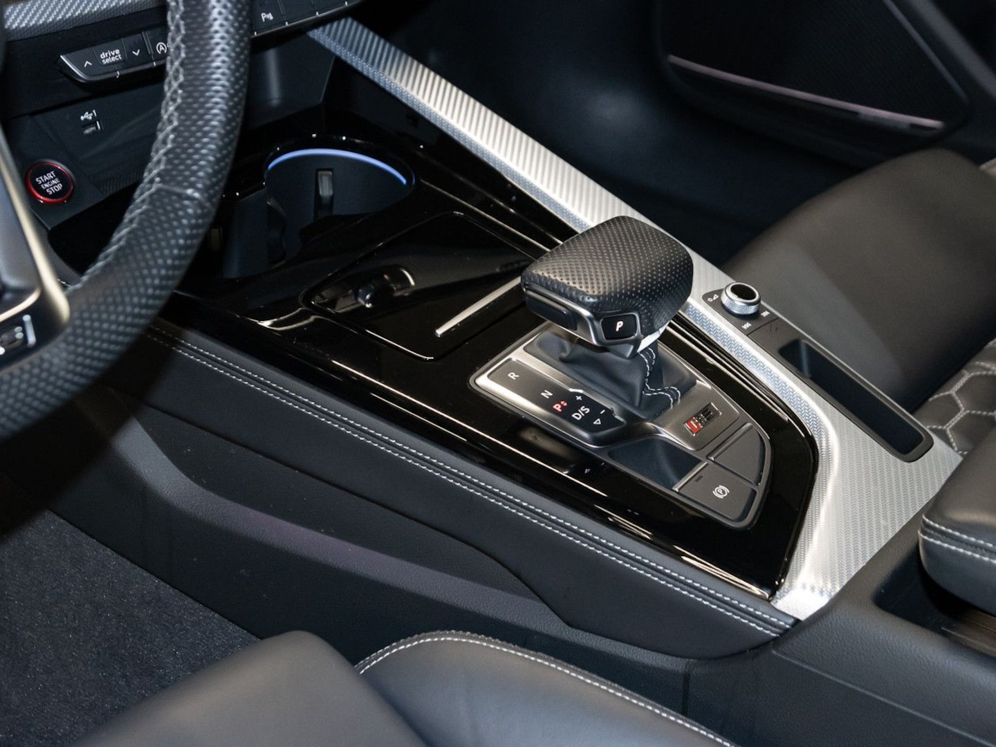 Bild über Audi RS 4 Avant TFSI quattro tiptronic - für weitere Informationen kontaktieren Sie den Audi Partner