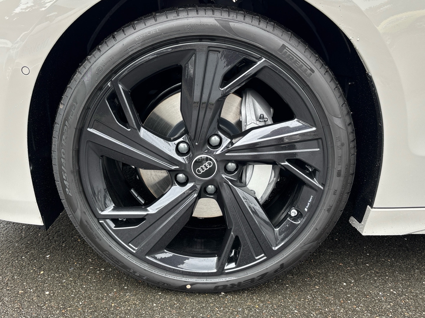 Bild über Audi A6 Avant e-tron S line business e-tron performance 270 kW - für weitere Informationen kontaktieren Sie den Audi Partner