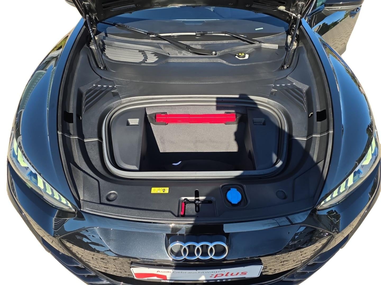 Bild über Audi RS e-tron GT e-tron quattro - für weitere Informationen kontaktieren Sie den Audi Partner