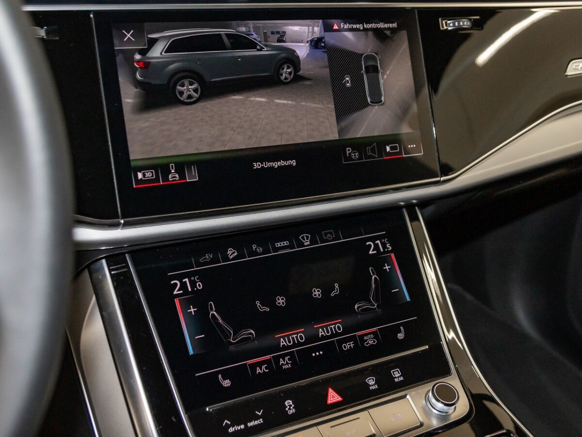 Image about Audi Q7 SUV TFSI e S line 55 TFSI e quattro tiptronic