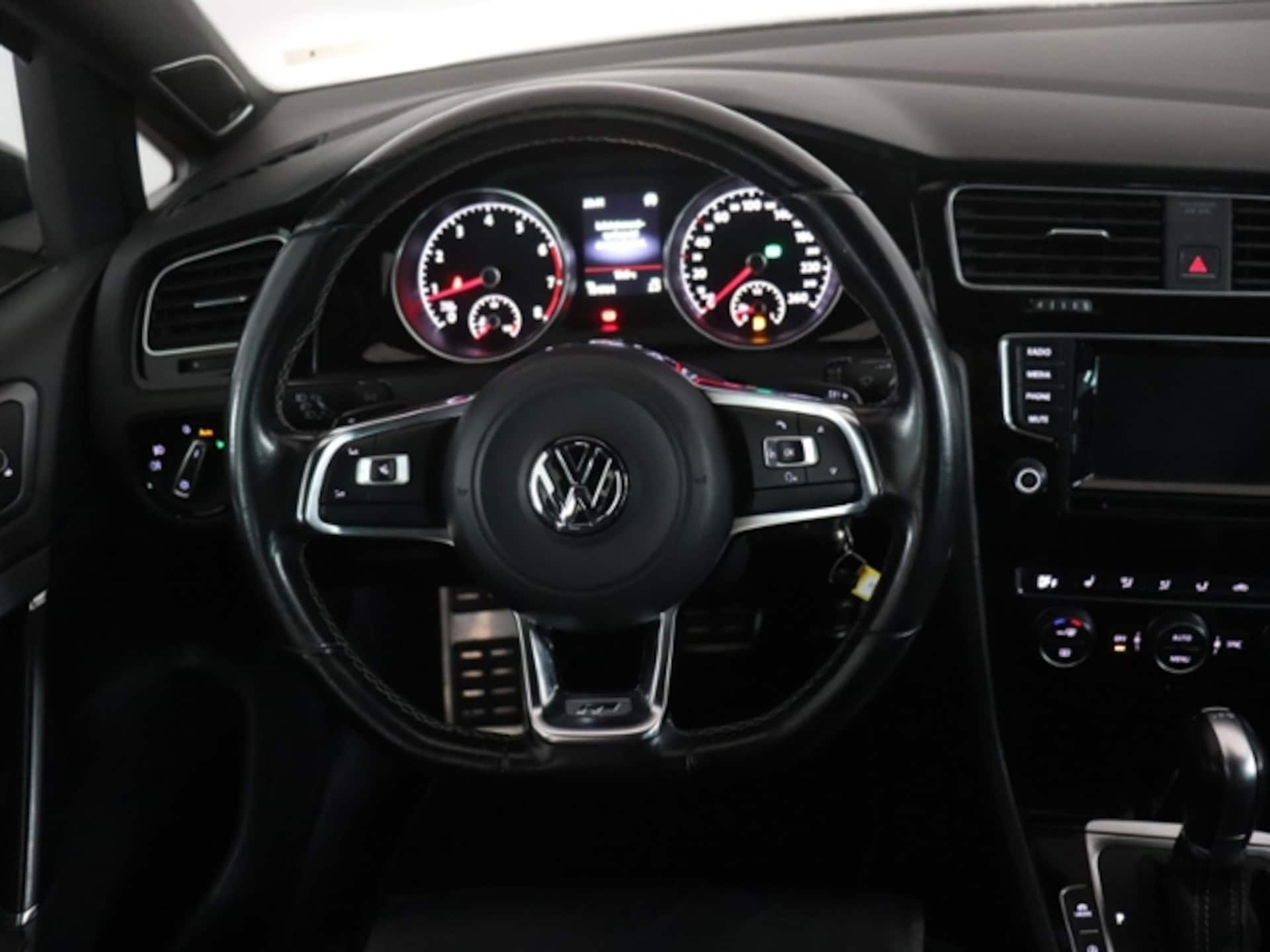 Volkswagen Golf Variant R-Line