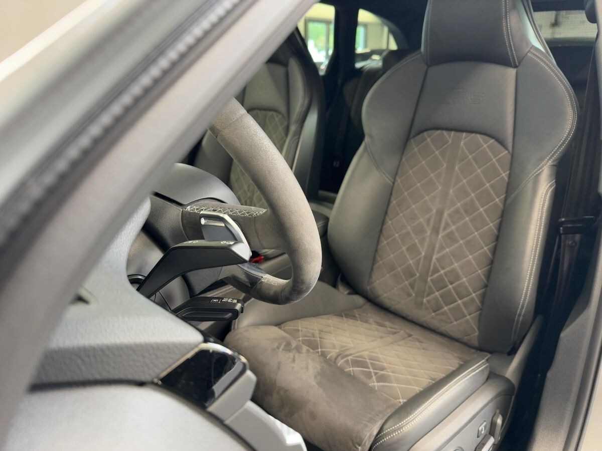 Image about Audi RS 4 Avant TFSI quattro tiptronic