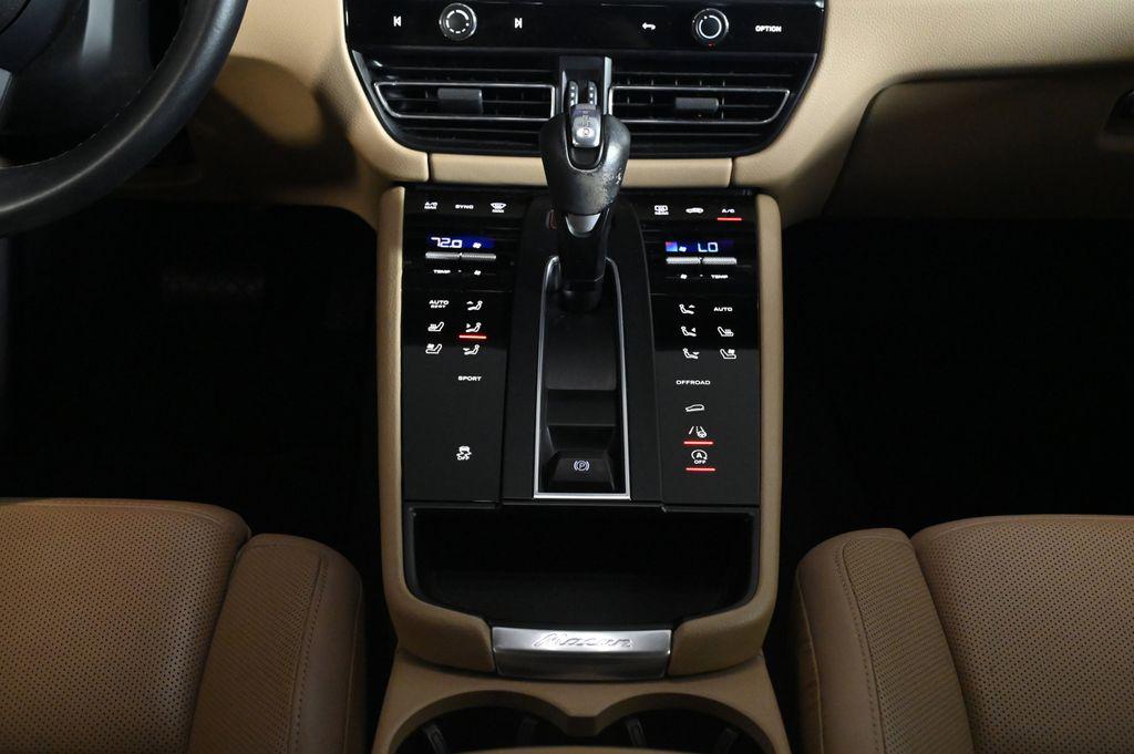 2023 Porsche Macan Base - Photo 16