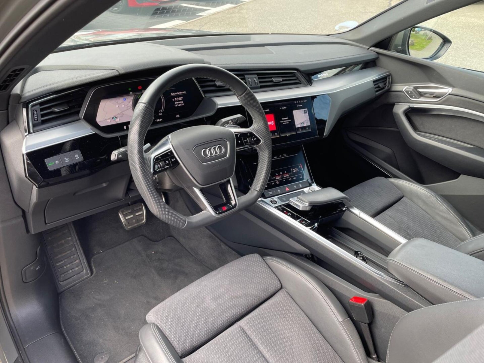 Audi Q8 Sportback e-tron Advanced