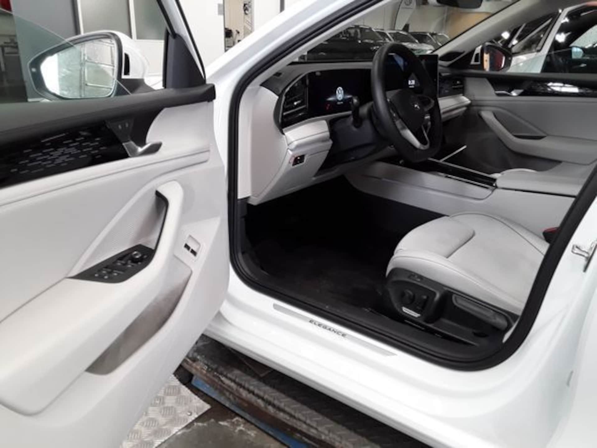 Volkswagen Passat Elegance