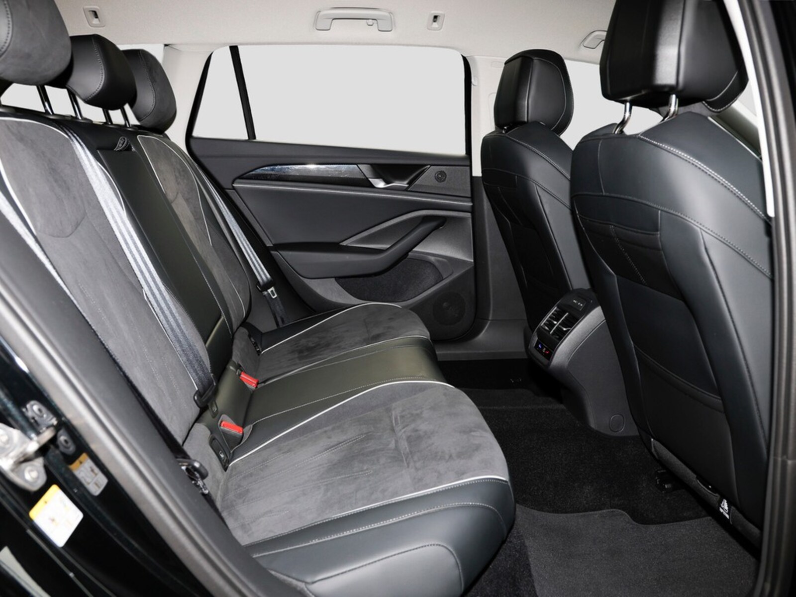 Volkswagen Passat – Bild 12