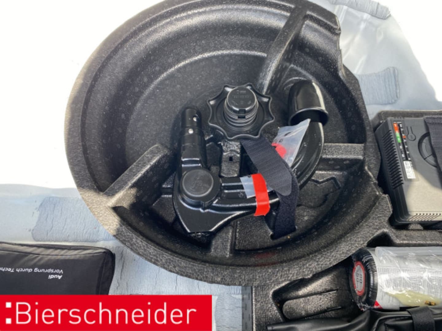 Bild über Audi A3 Sportback 30 TFSI S tronic - für weitere Informationen kontaktieren Sie den Audi Partner