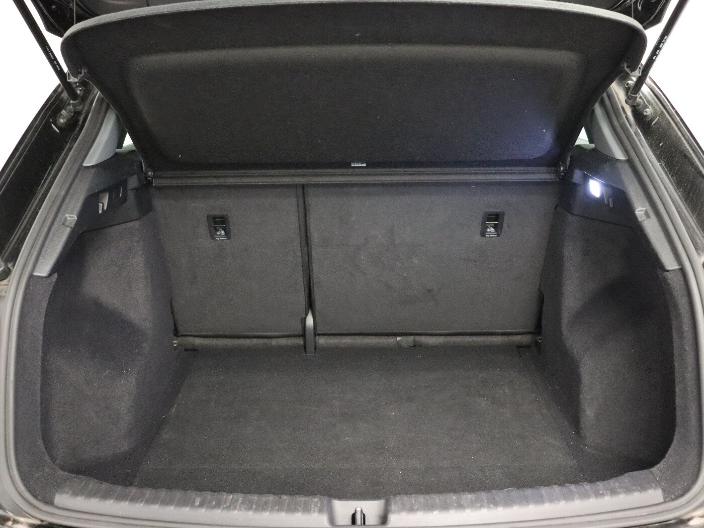 Image about Audi Q4 e-tron 40 e-tron