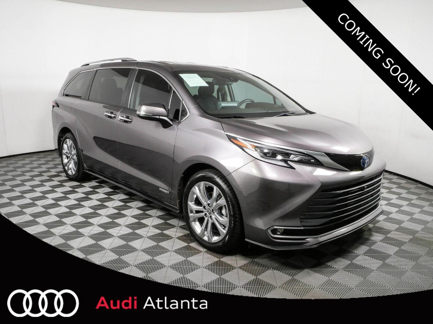 2021 Toyota Sienna Platinum 7-Passenger Hybrid FWD's photo