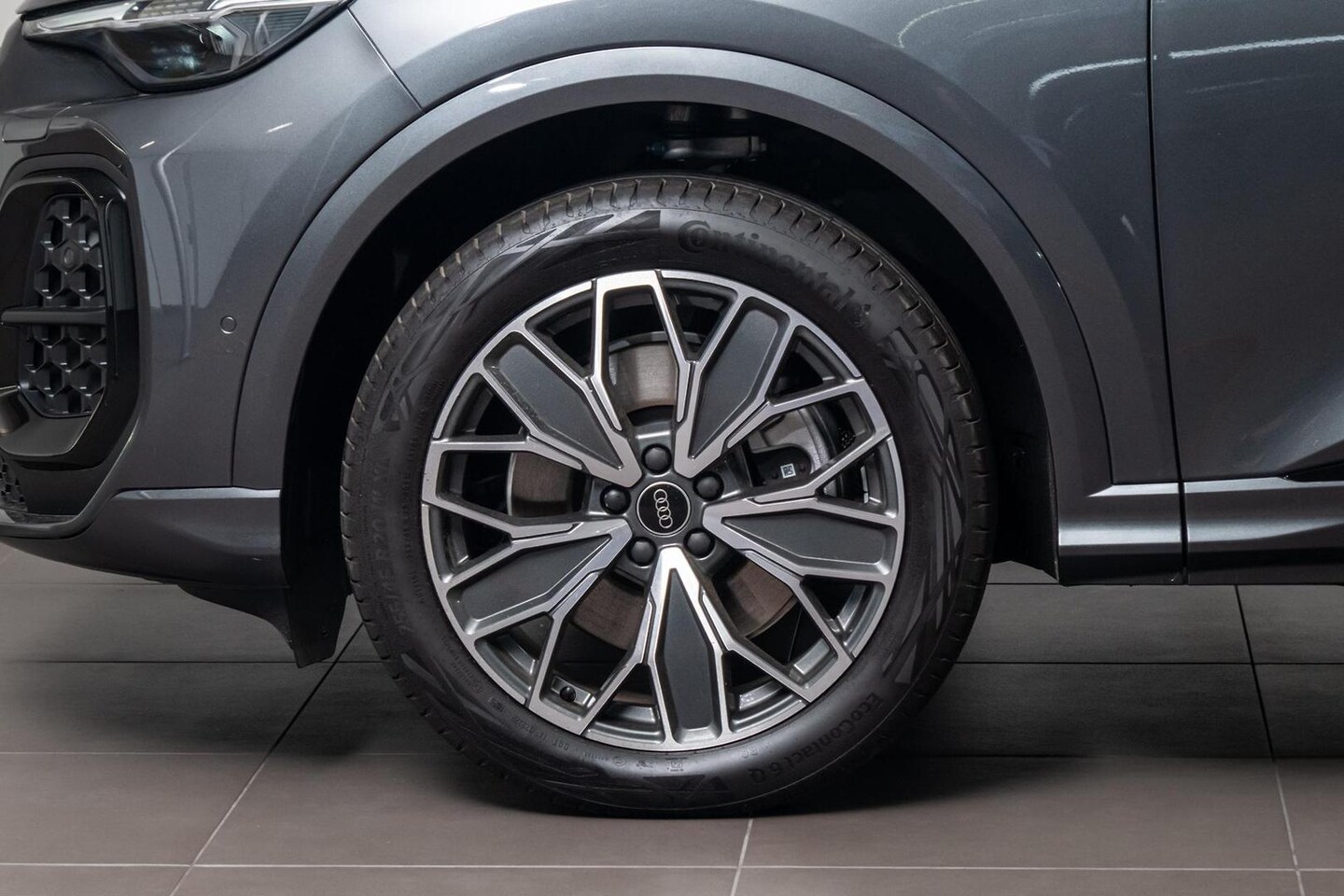 Image about Audi Q5 SUV TDI quattro 150 kW sport