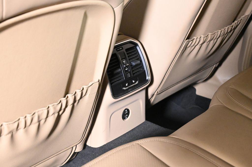 2023 Porsche Macan Base - Photo 20