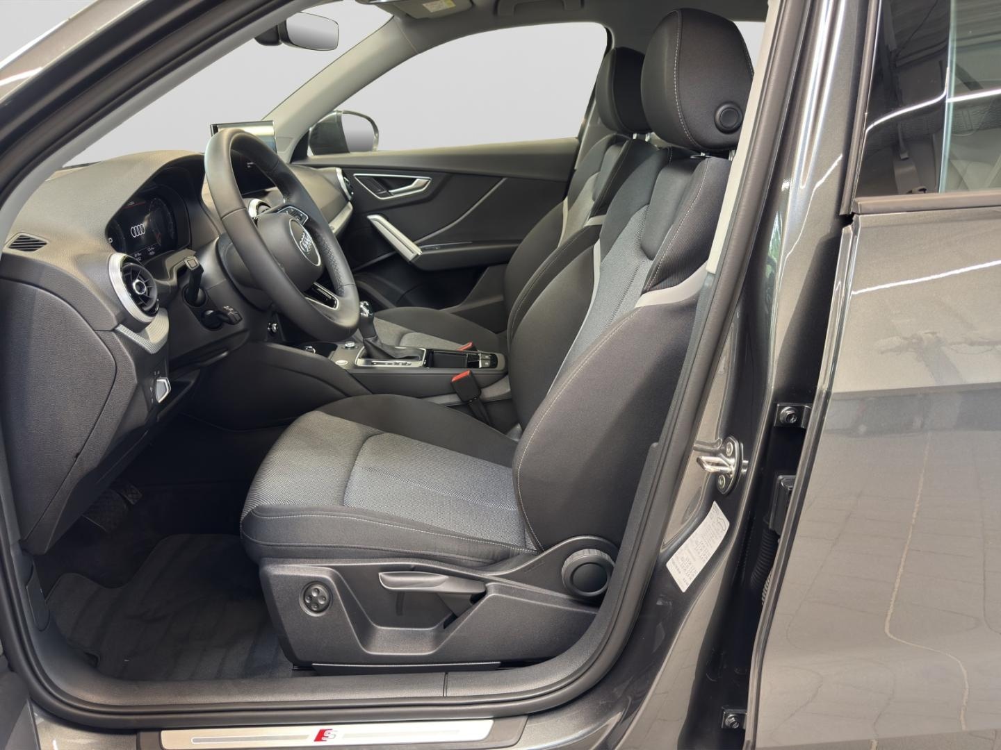 Bild über Audi Q2 S line 35 TFSI S tronic - für weitere Informationen kontaktieren Sie den Audi Partner