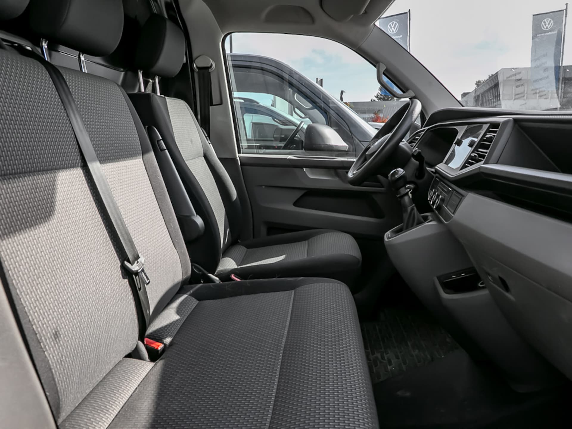Volkswagen T6.1 Transporter Kasten langer Radstand
