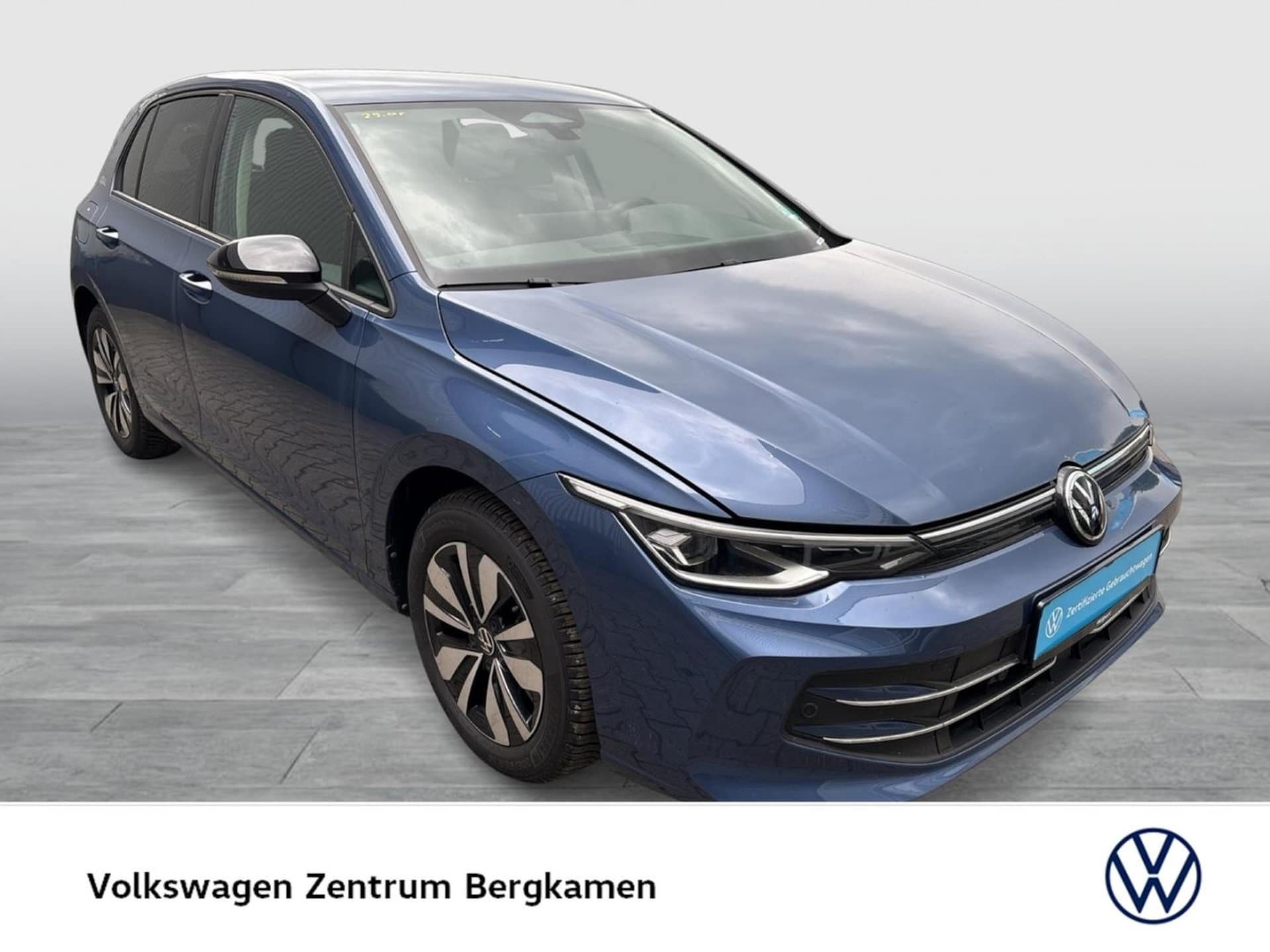 Volkswagen Golf Life