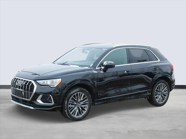 2022 Audi Q3 Premium's photo
