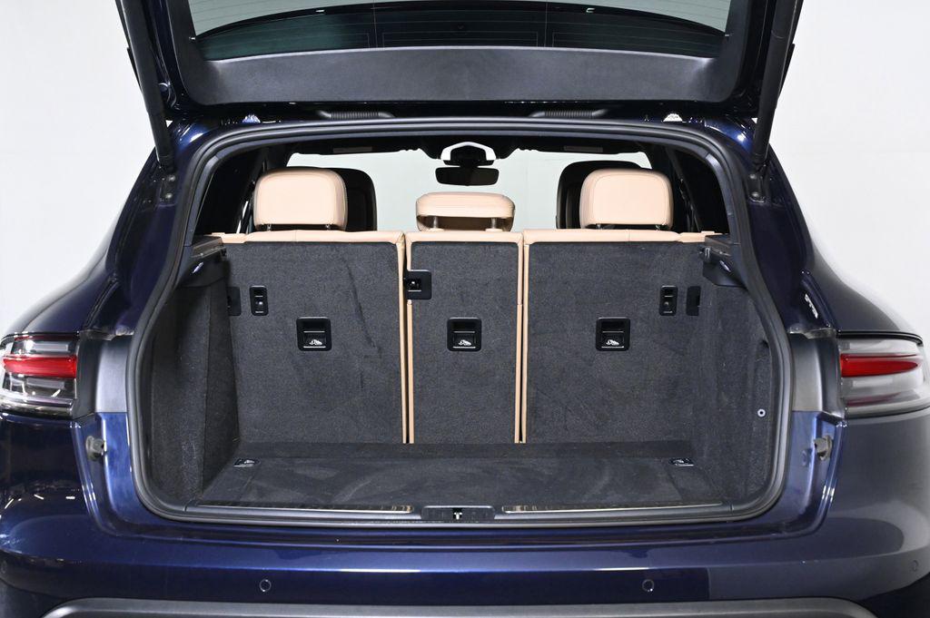 2023 Porsche Macan Base - Photo 24