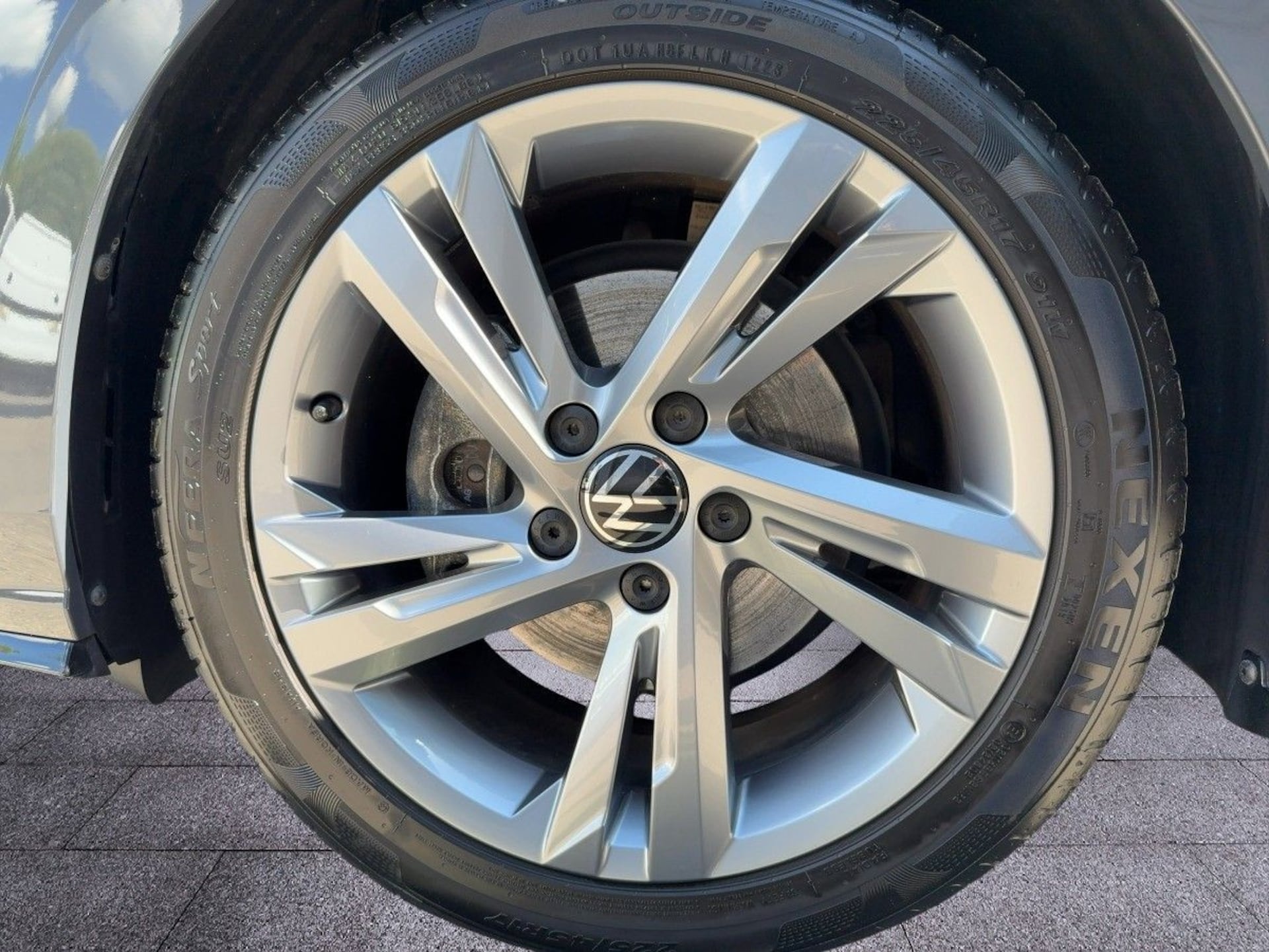 Volkswagen Golf R-Line