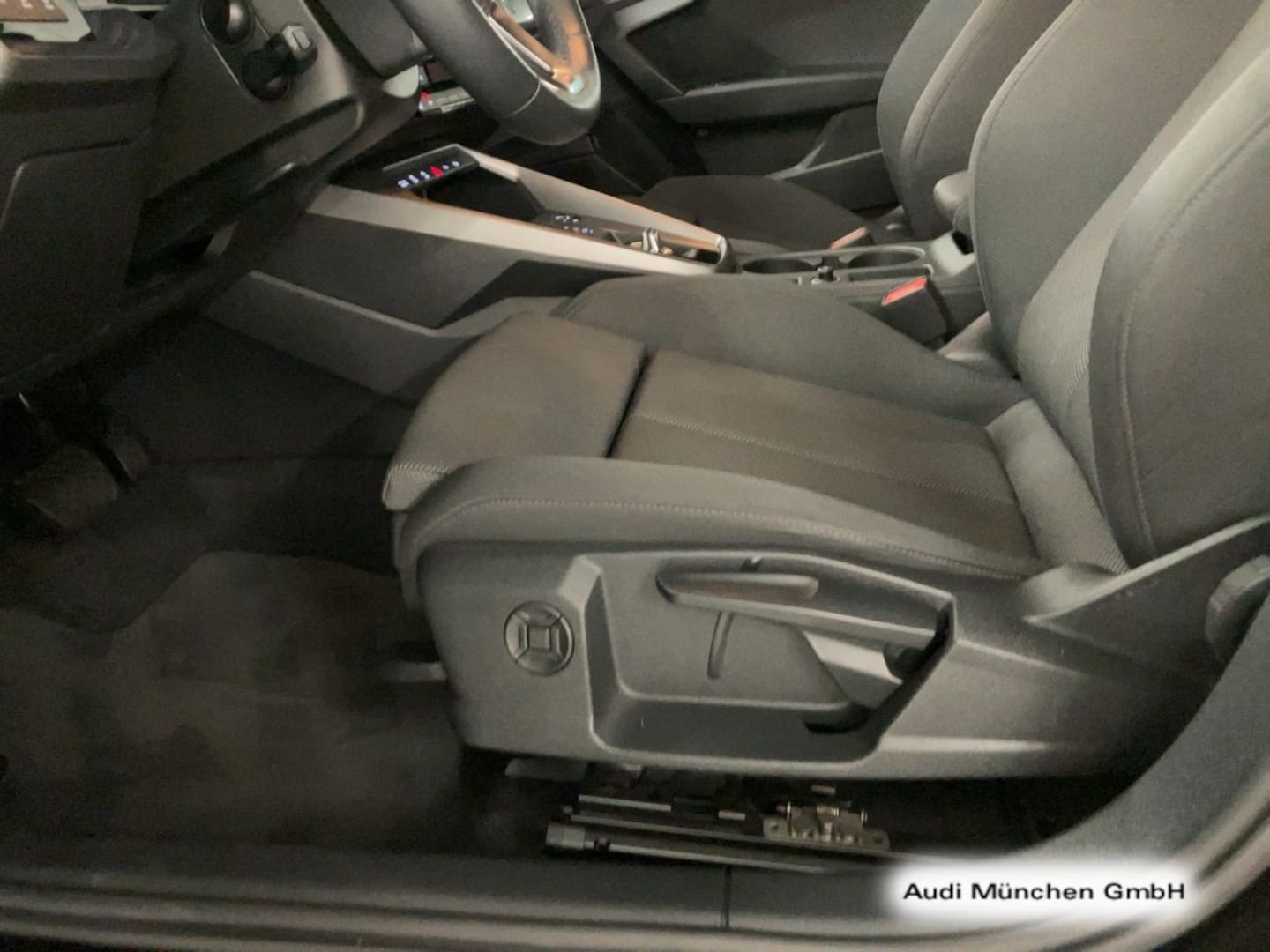 Bild über Audi A3 Sportback 30 TFSI S tronic - für weitere Informationen kontaktieren Sie den Audi Partner