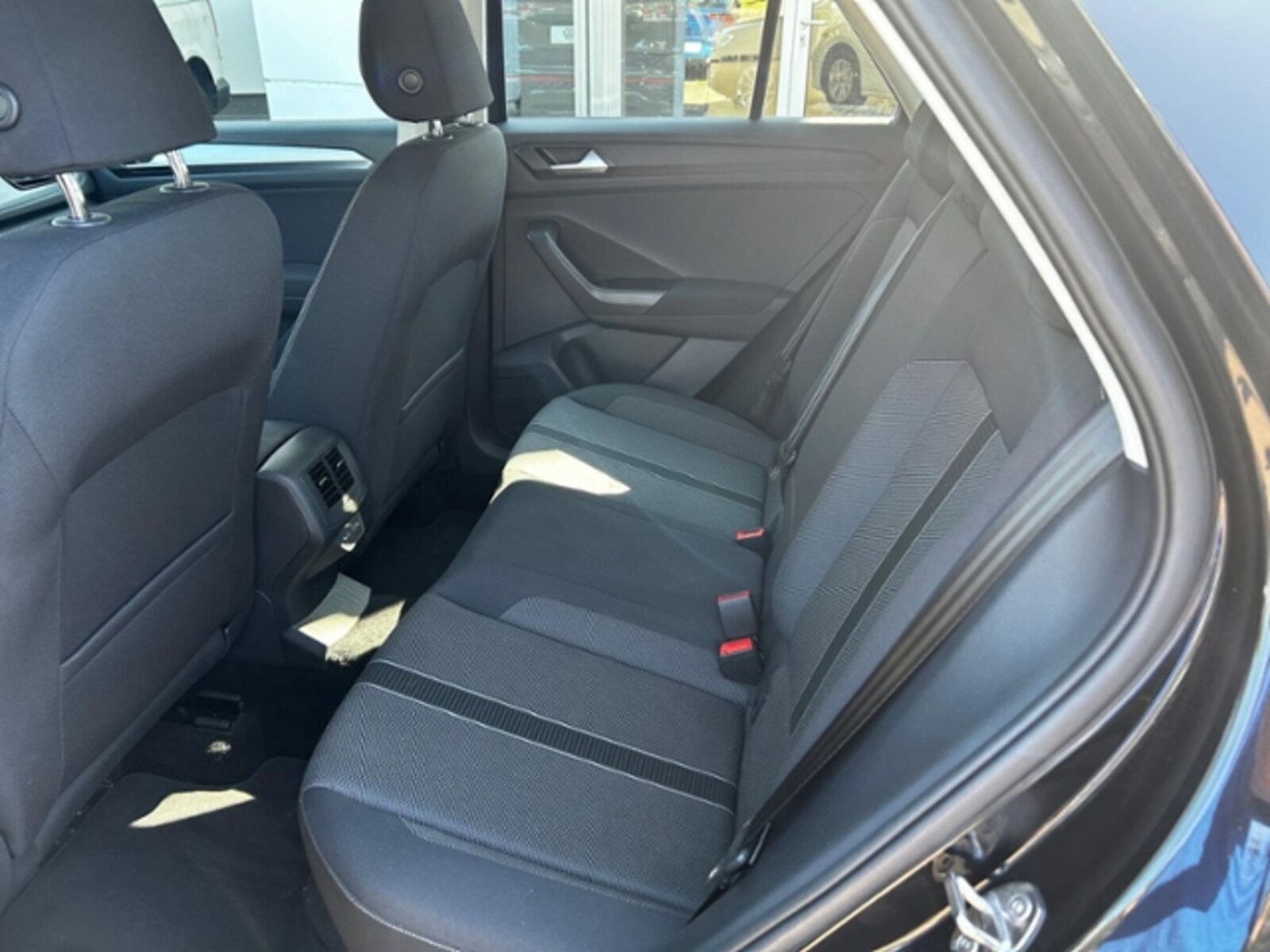 Volkswagen T-Roc – Bild 12