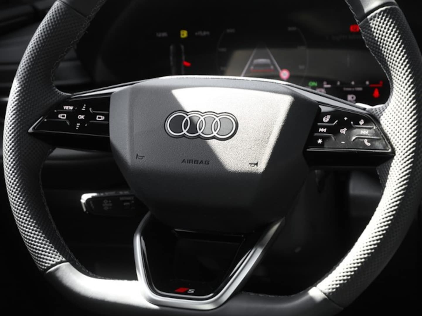 Bild über Audi Q5 Sportback TFSI quattro 150 kW S tronic - für weitere Informationen kontaktieren Sie den Audi Partner