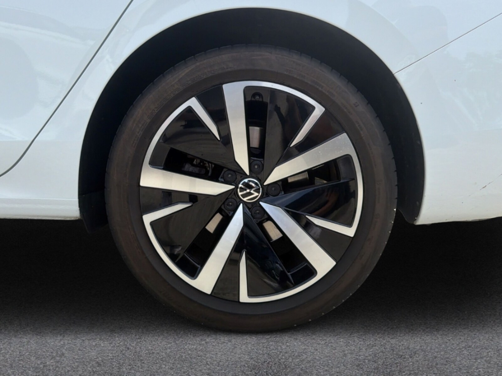 Volkswagen Passat – Bild 11