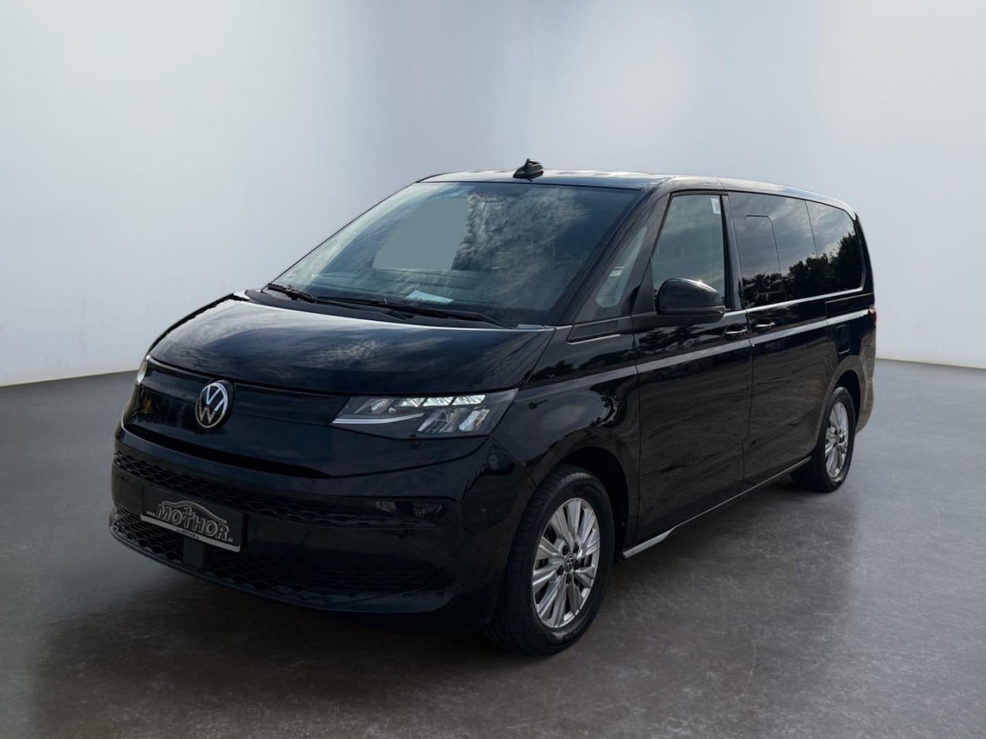 Volkswagen Multivan Langversion Basis-Modell
