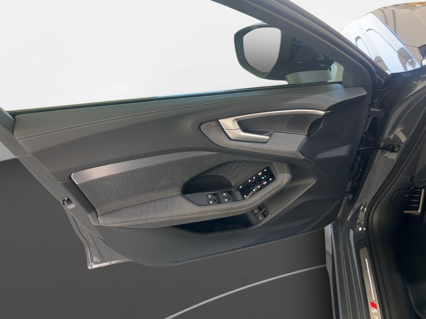 Bild über Audi A5 Avant e-hybrid e-hybrid quattro 220 kW S tronic - für weitere Informationen kontaktieren Sie den Audi Partner