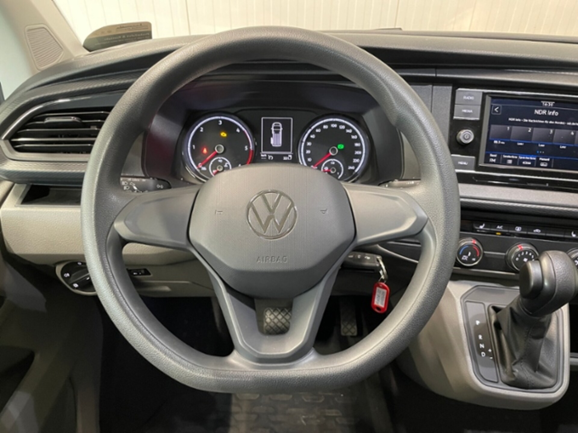 Volkswagen T6.1 Transporter Kombi langer Radstand